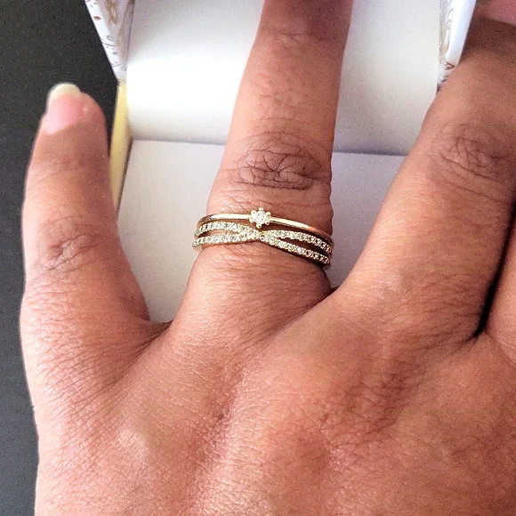 Beautiful ring - Picture 3 of 4